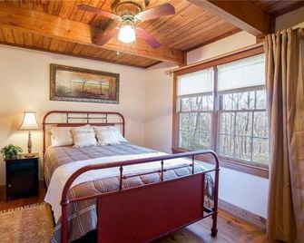 Rustic, Private, Cozy Cabin Getaway in Mountains of Big Canoe - Jasper - Habitación