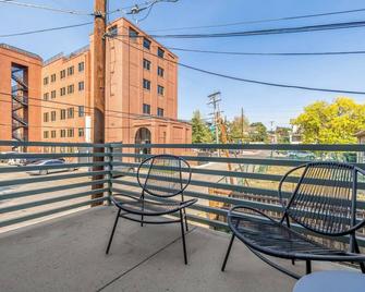 Highlands Haven: Private Carriage House with Modern Comforts - Denver - Parveke