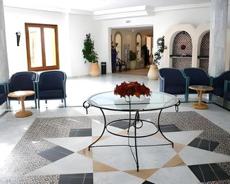 Cedriana Hotel - מידון - לובי