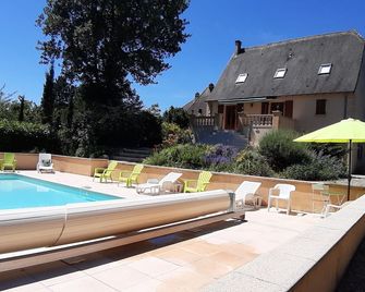 2 steps from the historic center, pleasant, quiet gite with beautiful saltwater swimming pool - Sarlat-la-Canéda - Piscine