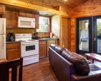 1 BR Hot Tub Cabin- Closest Cabins to Garden of the Gods-Shawnee National Forest - Herod - Kitchen