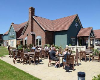 Blue Jay, Derby by Marston's Inns - Derby - Patio