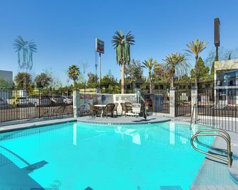 Hotel Seville - Ontario Airport/Chino - Ontario - Kolam