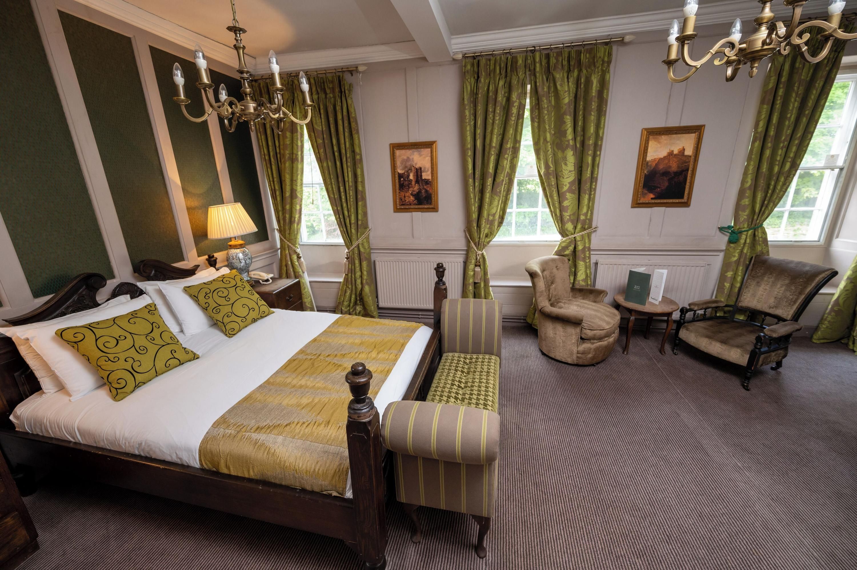 Cross Hands Hotel by Greene King Inns - בריסטול