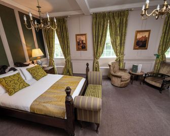 Cross Hands Hotel by Greene King Inns - Bristol
