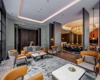 Crowne Plaza Qingdao Jinshui By IHG - Qingdao - Lounge