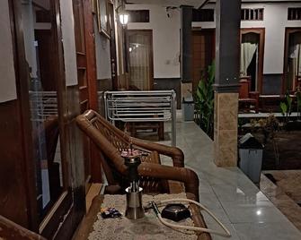 Cozy Alfia Inn - Pemenang - Serambi