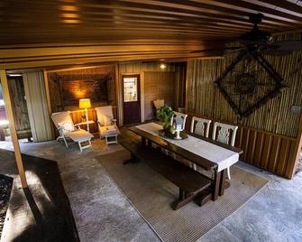 The Getaway Lindale - Lindale - Comedor