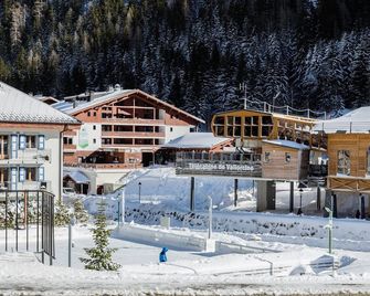 Large chalet close to Chamonix Mont Blanc and 400m from the Balme cable car - Vallorcine - Edificio