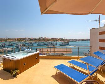Hotel Paladini di Francia - Lampedusa - Balkon