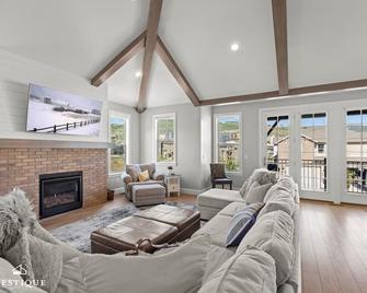 Wasatch Wanderlust Jordanelle Ski Retrea - Kamas - Living room