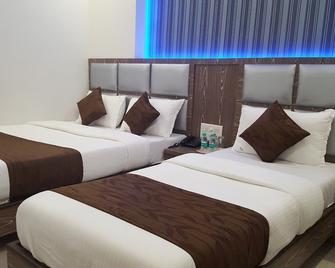 Hotel Sanjary Palace - Mumbai - Bedroom
