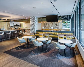 DoubleTree by Hilton Hartford Downtown - Hartford - Bar