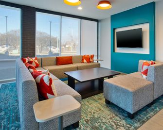 Avid Hotel Detroit - Warren By IHG - Warren - Sala de estar