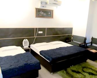 hotel host - Agra - Bedroom