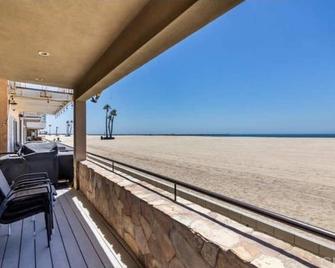 Beautiful Waterfront Seal Beach Rental - Seal Beach - Balcony
