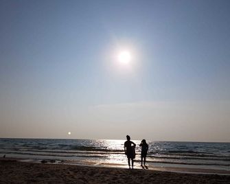 The Shores - Southampton - Strand