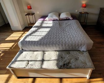 Manoir de Beaumarchais - Les Chapelles-Bourbon - Bedroom