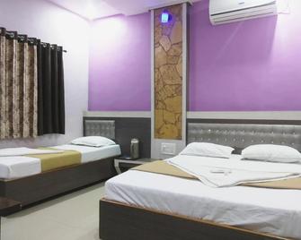 Sai Balaji Residency - Shirdi - Bedroom