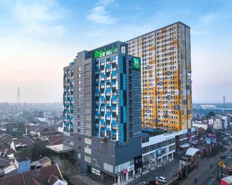ibis Styles Bekasi Jatibening - Bekasi - Building