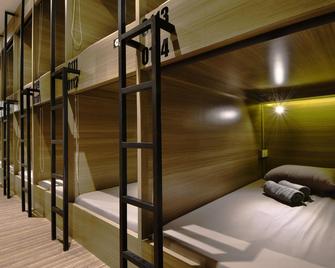 Mypodroom Capsule Hotel - Bandung - Habitación