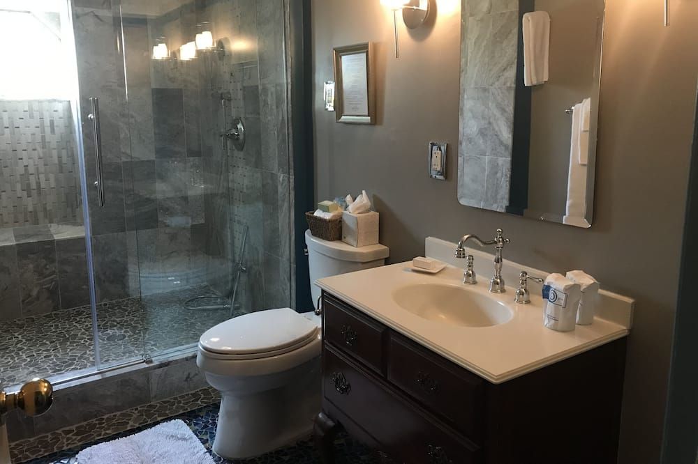 General Warren - Malvern - Bathroom