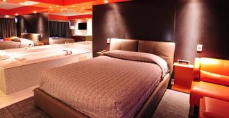 Le Chabrol Hotel and Suites - Montreal - Yatak Odası