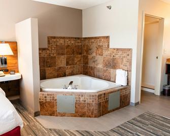 Hampton Inn & Suites Scottsbluff-Conference Center - Scottsbluff - Bedroom