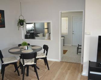 Cozy Entire Home w/ Fruit Trees! - San Diego - Dining room