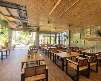 Riverside Hill Resort & Restaurant - Sai Yok - Restaurant