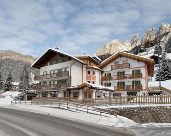 Primula - Campitello di Fassa - Edificio