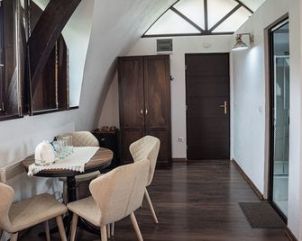 헌타냐 - 블러히차 - 다이닝룸