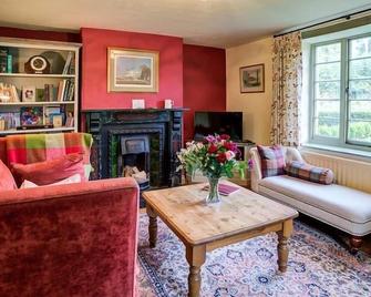 Elm View - Chipping Campden - Living room