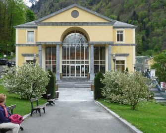 All-season apartment city center wi-fi 1 star 200m from gondolas - Cauterets - Gebäude
