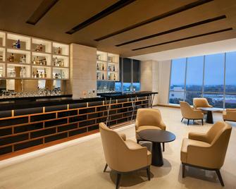 Fairfield by Marriott Agra - Agra - Bar