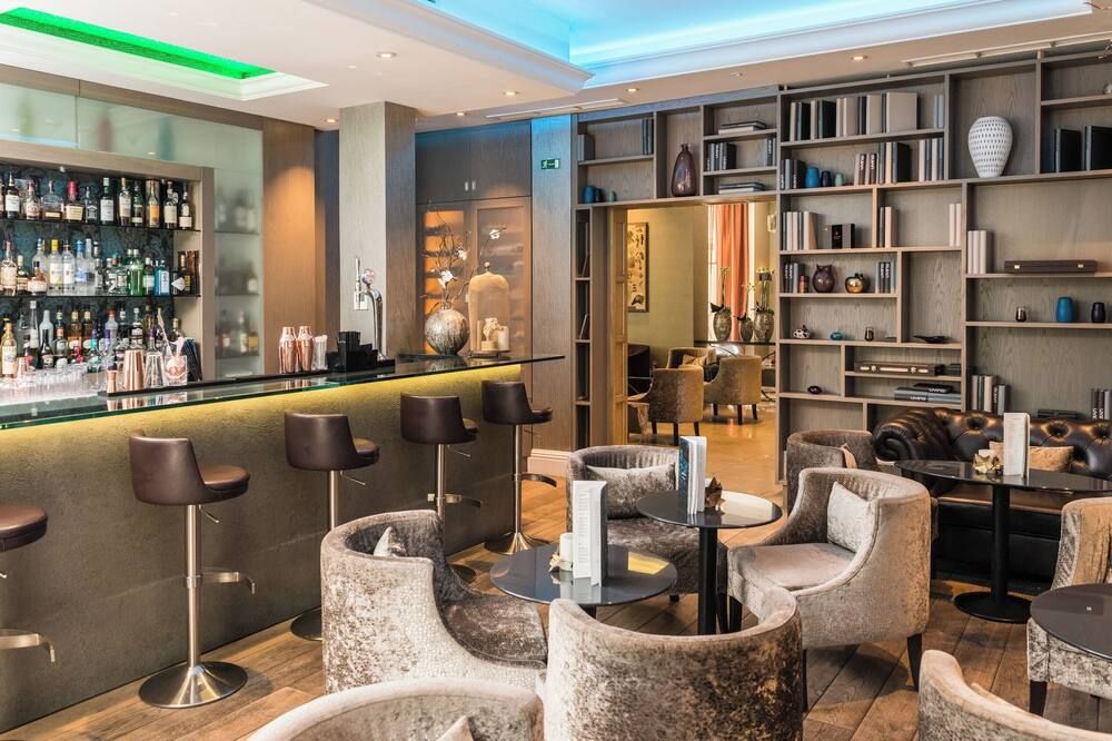 Hotel Xenia Autograph Collection