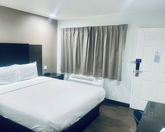 Motel 6-San Bernardino, Ca - North - סן ברנרדינו - חדר שינה