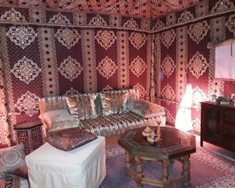 Oriental Prince's Tent - The '1000 And 1 Night' Experience - Lliber - Sala de estar
