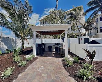 Seaside 401 - Fort Myers Beach