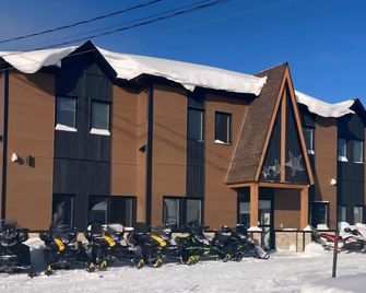 Hôtel St-Michel - Saint-Michel-des-Saints - Edificio