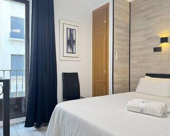 Bright Double Room with Bathroom Gran Via | R101 - Madrid - Sovrum
