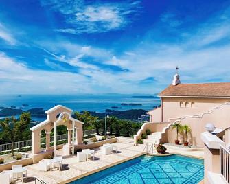 Yumihari-no-Oka Hotel - Sasebo - Pool