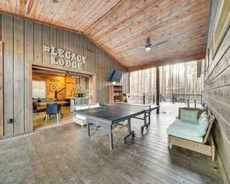Hot Tub and Game Room Spacious Cabin in Broken Bow! - Broken Bow
