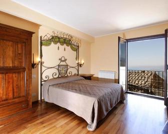 Borgo Medievale - Taormina - Bedroom