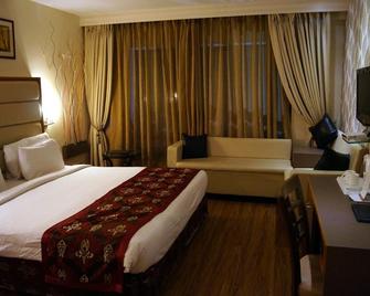 The Grand Solitaire Hotel - Secunderabad - Bedroom