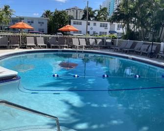 Rolo Beach Hotel - Fort Lauderdale - Bazén