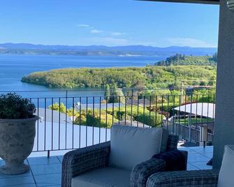 The Flying Trout Boutique Lodge - Taupo - Balcony