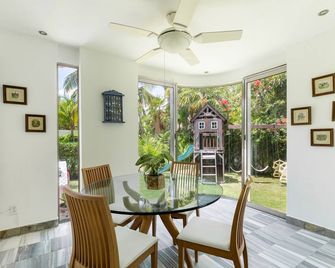 Large House - walking to beach - 10 guests! - Cancún - Comedor