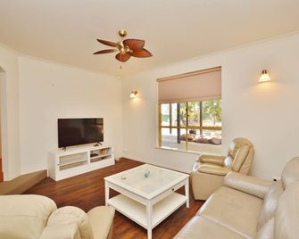 Starfire Close 3 - Kalbarri, Wa - Kalbarri - Вітальня