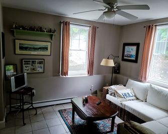 Josephine's on the Bay Bed and Breakfast - Hull - Soggiorno